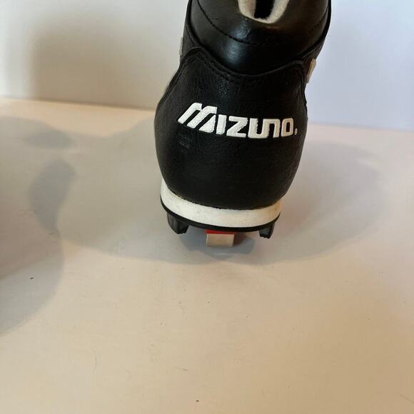 Mizuno mens 9 1/2 cleats for baseball, NEW - Picture 4 of 8